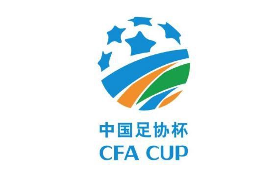 第45分钟，AC米兰前场定位球机会，本纳塞尔拨了一下，特奥起脚轰门，科斯蒂尔将球扑出。